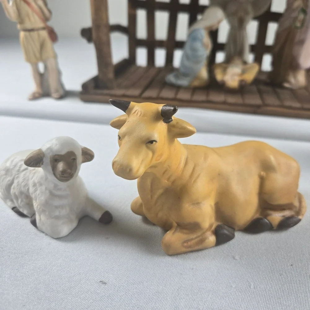 Vintage Nativity Set Wood Stable 11 Figures and Manger Creche Christmas w/ Box